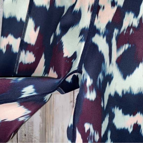 Sweaty Betty Super Sculpt 8” Multi Print Biker Shorts - Picture 4 of 7